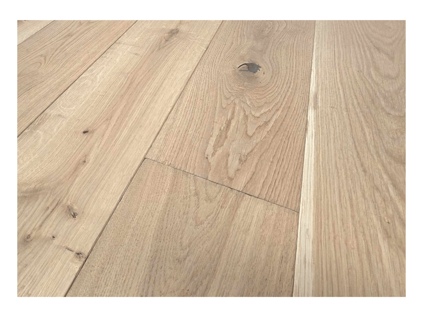 Chateau Bright European oak hardwood flooring detail | Mill & Woods