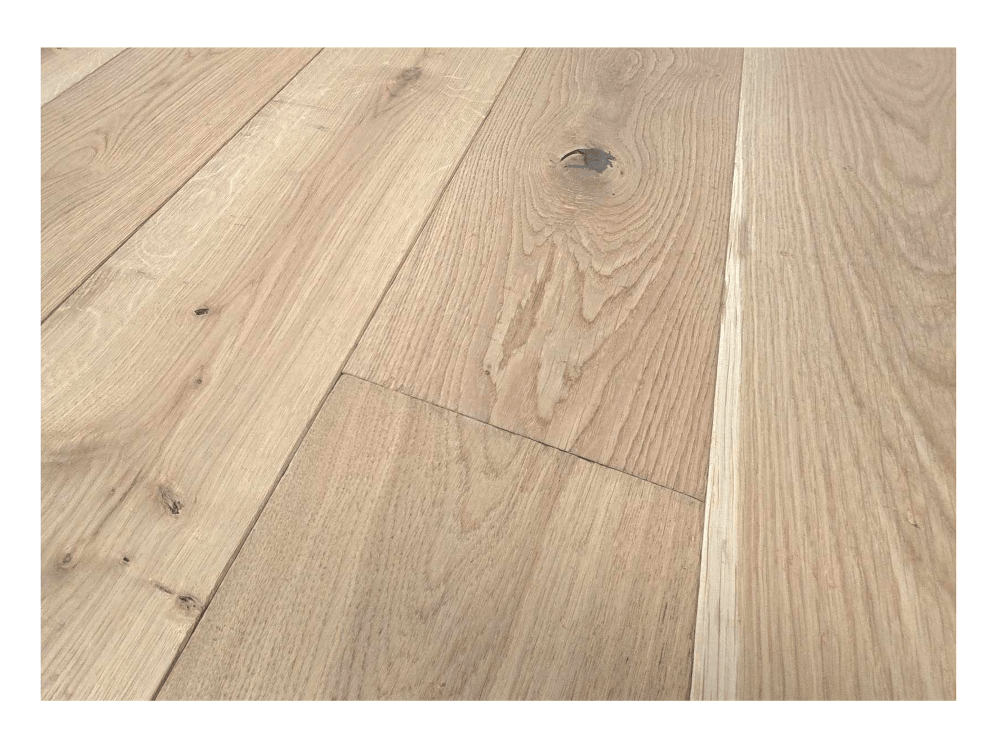 Chateau Bright European oak hardwood flooring detail | Mill & Woods