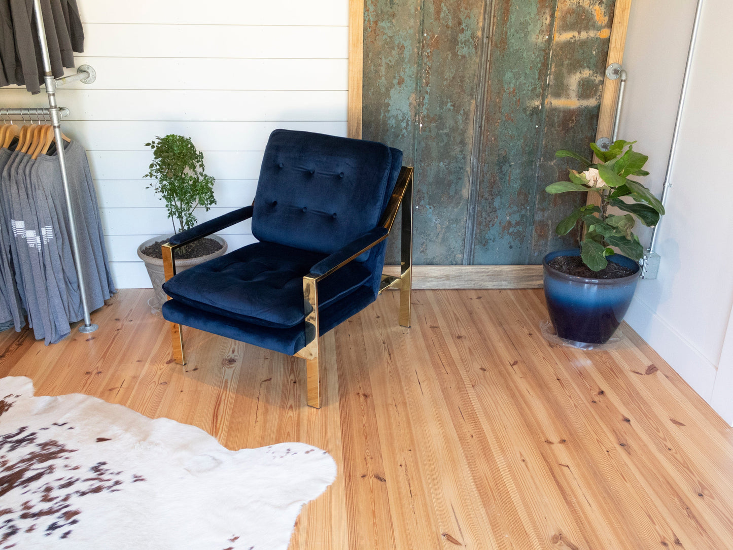 Unfinished longleaf pine flooring close-up | Mill & Woods
