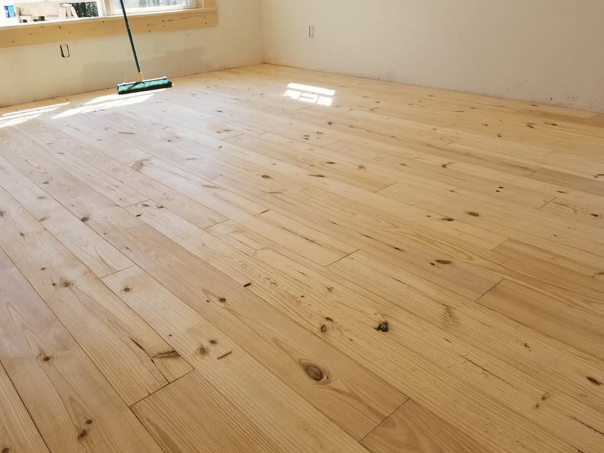 Unfinished longleaf heartpine flooring detail | Mill & Woods